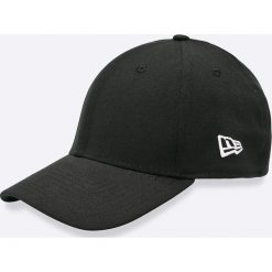 New Era - Czapka. Czarne czapki z daszkiem męskie marki New Era, z bawełny. W wyprzedaży za 69,90 zł.