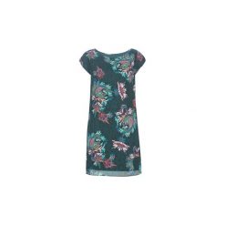 Sukienki krótkie One Step REKO. Zielone sukienki damskie One Step, bez wzorów, bez kołnierzyka, z krótkim rękawem, krótkie, mini. Za 549,00 zł.