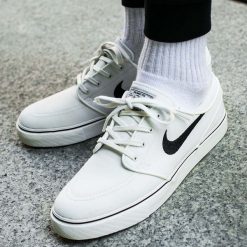 Buty Nike Zoom Stefan Janoski Canvas "White" (615957-100). Białe buty skate męskie Nike, na wiosnę, z materiału, nike zoom. Za 249,99 zł.