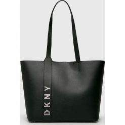 Dkny - Torebka skórzana. Czarne torebki klasyczne damskie DKNY, bez wzorów, ze skóry, casualowe, na ramię, średnie, bez dodatków. W wyprzedaży za 899,90 zł.