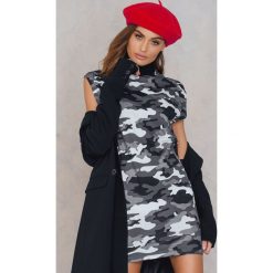 Sukienki hiszpanki: Cheap Monday Sukienka Cap After Camo – Black,White,Grey,Multicolor