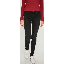 Tommy Jeans - Jeansy Nora. Czarne jeansy damskie skinny marki Tommy Jeans, z elastanu. W wyprzedaży za 299,90 zł.