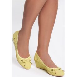 Żółte Koturny Sweatheart. Żółte koturny damskie Renee, na niskim obcasie. Za 79,99 zł.