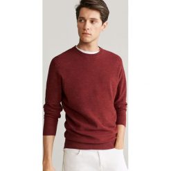 Mango Man - Sweter Antigua. Żółte swetry męskie Mango Man, s, bez wzorów, z bawełny, z okrągłym kołnierzem, bez kaptura. Za 89,90 zł.