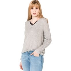 Vero Moda Nora Sweter Szary. Szare bluzy damskie Vero Moda, s, bez wzorów, z poliesteru, bez rękawów, bez kaptura. Za 152,95 zł.