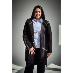 Czarny klasyczny kardigan duże rozmiary OVERSIZE PLUS SIZE WIOSNA. Czarne swetry damskie Moda Size Plus Iwanek, na wiosnę, uniwersalny, bez wzorów, z elastanu, eleganckie, z długim rękawem, długie, bez kaptura. Za 209,00 zł.