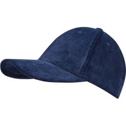 Sztruksowa czapka z zakrzywionym daszkiem. Niebieskie czapki męskie marki Pull&Bear, bez wzorów, ze sztruksu. Za 59,90 zł.