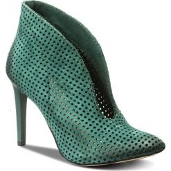 Szpilki CARINII - B3255/M I64-000-000-A92. Zielone botki damskie skórzane marki Carinii, eleganckie, na obcasie. W wyprzedaży za 189,00 zł.