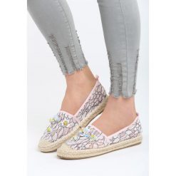 Różowe Espadryle Part Of My Life. Różowe espadryle damskie Born2be, bez wzorów, z koronki, bez obcasa, na płaskiej podeszwie. Za 49,99 zł.