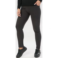 Czarno-Szare Spodnie Dreneth. Czarne spodnie materiałowe damskie Born2be, xl, bez wzorów, z tkaniny. Za 79,99 zł.
