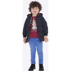 Mayoral - Spodnie dziecięce 92-134 cm. Niebieskie spodnie chłopięce Mayoral, bez wzorów, z elastanu, casualowe. W wyprzedaży za 99,90 zł.
