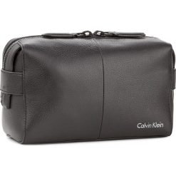 Kosmetyczka CALVIN KLEIN BLACK LABEL - Double Tack Washbag K50K503484 001. Czarne kosmetyczki męskie marki Calvin Klein Black Label. Za 599,00 zł.