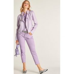 Kurtka w kolorze fioletowym. Fioletowe kurtki damskie Heine. W wyprzedaży za 169,95 zł.