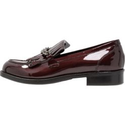 UMA PARKER Półbuty wsuwane vernice bordeaux. Czerwone półbuty damskie skórzane marki UMA PARKER. Za 579,00 zł.