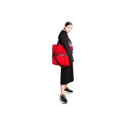 Torba CLASSIC red MEDIUM. Czerwone torebki klasyczne damskie marki CARGO by OWEE, bez wzorów, z materiału, biznesowe, przez ramię, duże, bez dodatków. Za 329,00 zł.