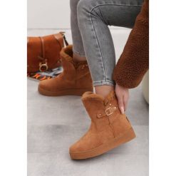 Camelowe Śniegowce Finniss. Brązowe śniegowce damskie Born2be, z futra, glamour, na klamry. Za 79,99 zł.