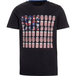 IKKS Tshirt z nadrukiem navy. Niebieskie t-shirty męskie IKKS, z nadrukiem, z bawełny. Za 149,00 zł.