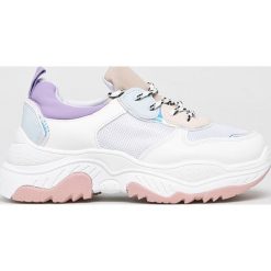 Public Desire - Buty. Białe buty sportowe damskie Public Desire, bez wzorów, z gumy, sportowe. W wyprzedaży za 119,90 zł.