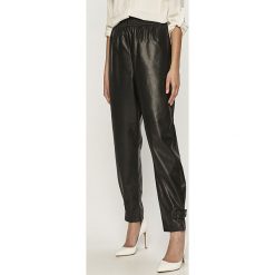 Only - Spodnie. Czarne spodnie damskie ONLY, s, bez wzorów, z poliesteru. Za 189,90 zł.