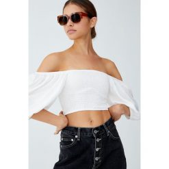 Top z bufiastymi rękawami. Szare topy damskie Pull&Bear, bez wzorów, bez kołnierzyka, z krótkim rękawem. Za 69,90 zł.