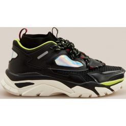Sneakersy na grubej podeszwie - Czarny. Czarne sneakersy męskie Reserved, bez zapięcia. Za 249,99 zł.