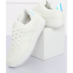 Buty sportowe białe LV75P WHITE. Białe buty sportowe damskie obuwie damskie, z tkaniny. Za 76,43 zł.