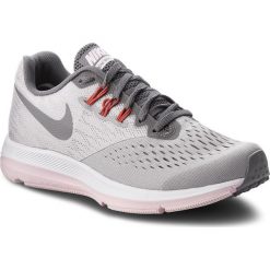 Buty NIKE - Zoom Winflo 4 898485 010 Atmosphere Grey/Gunsmoke. Szare buty sportowe damskie Nike, bez wzorów, z tworzywa sztucznego, sportowe, do biegania, nike zoom. W wyprzedaży za 359,00 zł.