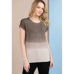 Cieniowana bluzka z drobinkami. Szare t-shirty damskie Monnari, uniwersalny, bez wzorów, z jeansu, bez kołnierzyka. Za 59,50 zł.
