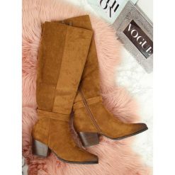 Kozaki damskie kowbojki zamszowe camel Vinceza. Brązowe kozaki damskie Vinceza, z zamszu, bez obcasa, bez zapięcia. Za 159,99 zł.