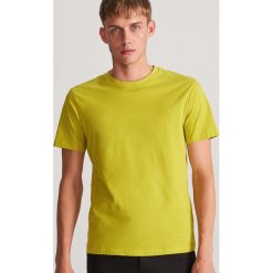 Gładki T-shirt - Zielony. Zielone t-shirty męskie Reserved, s, bez wzorów, bez kołnierzyka. Za 24,99 zł.