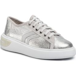 Sneakersy GEOX - D Ottaya E D92BYE 000CF C0628 Silver/Off Wht. Szare półbuty damskie Geox, bez wzorów, ze skóry, bez obcasa, bez zapięcia. W wyprzedaży za 359,00 zł.