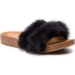 Klapki UGG - W Diane Wisp 1099853 W/Blk. Czarne klapki damskie Ugg, bez wzorów, ze skóry, bez obcasa. W wyprzedaży za 349,00 zł.