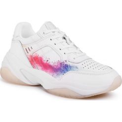 Sneakersy TAMARIS - 1-23735-24 White/Splash 168. Białe półbuty damskie Tamaris, bez wzorów, ze skóry, bez obcasa, na płaskiej podeszwie, bez zapięcia. W wyprzedaży za 229,00 zł.