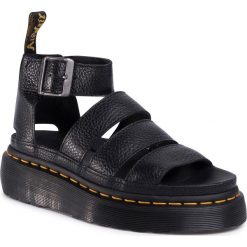 Sandały DR. MARTENS - Clarissa II Quad 24476001 Black. Czarne klapki damskie Dr. Martens, bez wzorów, ze skóry, bez obcasa. Za 659,00 zł.