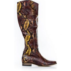 Wsuwane kozaki z motywem węża - skóra naturalna - model 125 - kolor kolorowy wąż. Szare kozaki damskie Zapato, na lato, z jeansu, eleganckie, na wysokim obcasie, na płaskiej podeszwie, bez zapięcia. Za 499,00 zł.