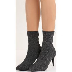 Szare Botki Capricious. Szare botki damskie Born2be, bez obcasa, na obcasie, bez zapięcia. Za 149,99 zł.