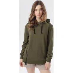 Khaki Bluza Pheromei. Brązowe bluzy damskie Born2be, xl, bez wzorów, bez rękawów, z kapturem. W wyprzedaży za 69,99 zł.