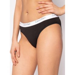 Figi klasyczne Calvin Klein Underwear 000QF1369E. Białe figi damskie Calvin Klein Underwear, l, bez wzorów. Za 89,00 zł.