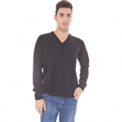 Sweter w kolorze czarnym. Czarne swetry klasyczne męskie Just Cavalli, Calvin Klein, Lee, m. W wyprzedaży za 129,95 zł.