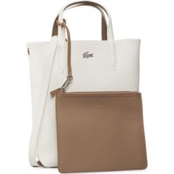 Torebka LACOSTE - Vertical Shopping Bag NF2991AA Marshmallow Otter E39. Pomarańczowe torebki klasyczne damskie Lacoste, bez wzorów, ze skóry ekologicznej, klasyczne, bez dodatków. W wyprzedaży za 419,00 zł.