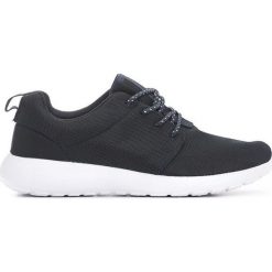Granatowe Buty Sportowe Preposterous. Czarne buty sportowe męskie marki Born2be, na sznurówki. Za 89,99 zł.