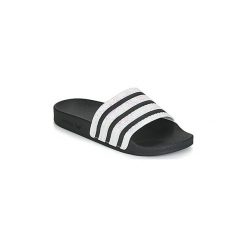 Klapki adidas ADILETTE W. Czarne klapki damskie Adidas, bez wzorów, bez obcasa. Za 153,30 zł.