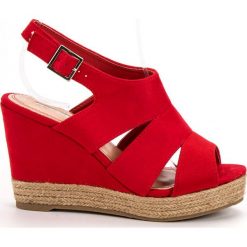 Best Shoes Czerwone Sandały Espadryle. Czerwone espadryle damskie BEST SHOES, bez wzorów, z materiału, na wysokim obcasie, na platformie, bez zapięcia. W wyprzedaży za 94,90 zł.
