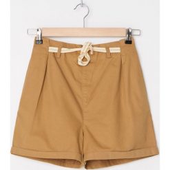 Szorty paperbag - Beżowy. Brązowe szorty damskie House, xl, bez wzorów. W wyprzedaży za 49,99 zł.
