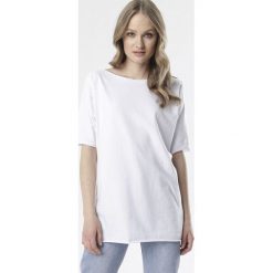 Biały T-shirt Raemare. Białe bluzki damskie Born2be, xl, bez wzorów, bez kołnierzyka. W wyprzedaży za 44,99 zł.
