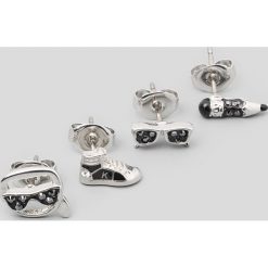 Karl Lagerfeld - Kolczyki (4-pack). Szare kolczyki damskie KARL LAGERFELD, z kryształem, metalowe. W wyprzedaży za 269,90 zł.