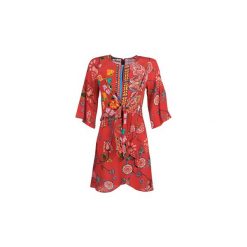 Sukienki krótkie Desigual GLEN. Różowe sukienki damskie Desigual, bez wzorów, bez kołnierzyka, z krótkim rękawem, krótkie, mini. Za 529,00 zł.