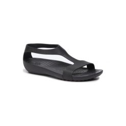 CROCS 205469-060. Czarne klapki damskie Crocs, bez wzorów, z tworzywa sztucznego, bez obcasa. Za 139,99 zł.