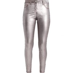 Boyfriendy damskie: MARCIANO LOS ANGELES Jeansy Slim Fit metallic silver