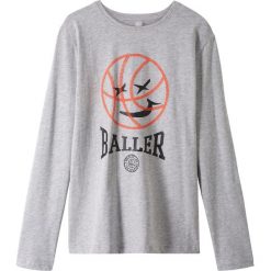 Shirt z długim rękawem bonprix jasnoszary melanż z nadrukiem. Szare t-shirty chłopięce bonprix, z nadrukiem, z długim rękawem. Za 24,99 zł.